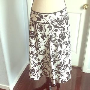 🌺Ann Taylor NWOT 100% silk floral skirt size 12